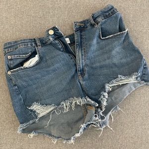ZARA DENIM SHORTS SIZE 10